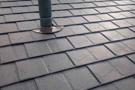 Dacheindeckung mit Metallschindeln